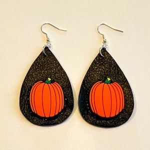 Halloween 🎃 Pumpkin black faux leather earrings